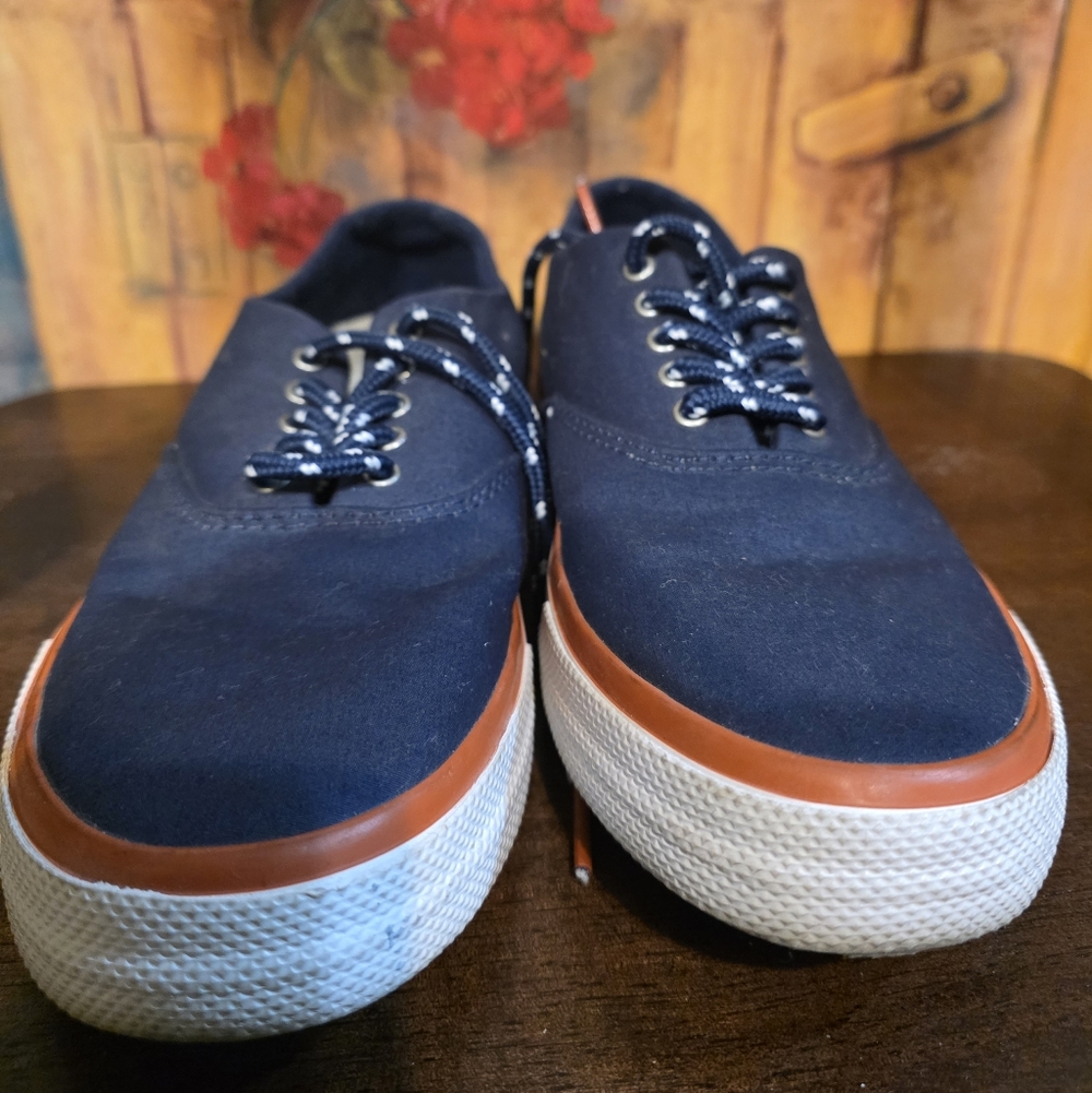 Classic Navy Sneakers with White and Blue Trim
